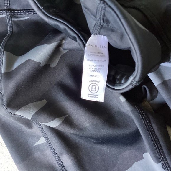 Athleta Camo Contender 7/8 Tight Woman’s Size XS Black & Grey Zip Pockets - Picture 11 of 14